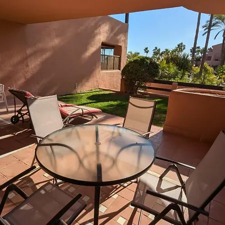 Tranquil Beachfront Mar Azul Apartment Estepona