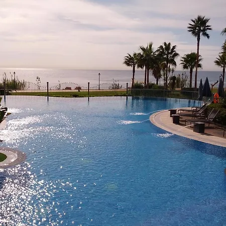 Tranquil Beachfront Mar Azul Apartment Estepona
