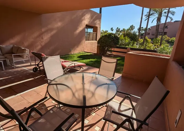 Tranquil Beachfront Mar Azul Apartman Estepona