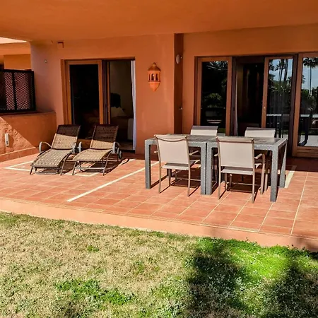 Tranquil Beachfront Mar Azul Apartment *