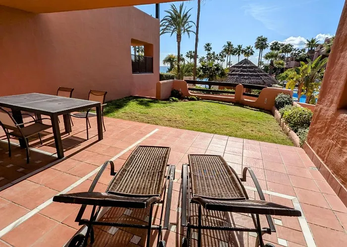 Tranquil Beachfront Mar Azul Estepona