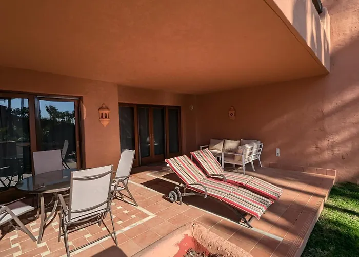 Tranquil Beachfront Mar Azul Apartment Estepona