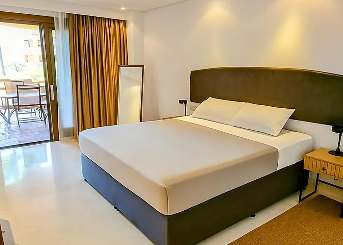 Tranquil Beachfront Mar Azul * Estepona